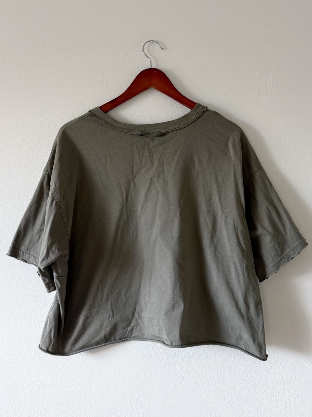 Free People Movement Inspire Buti Logo Tee in Sage Green Size XS Preloved - Picture 4 of 7